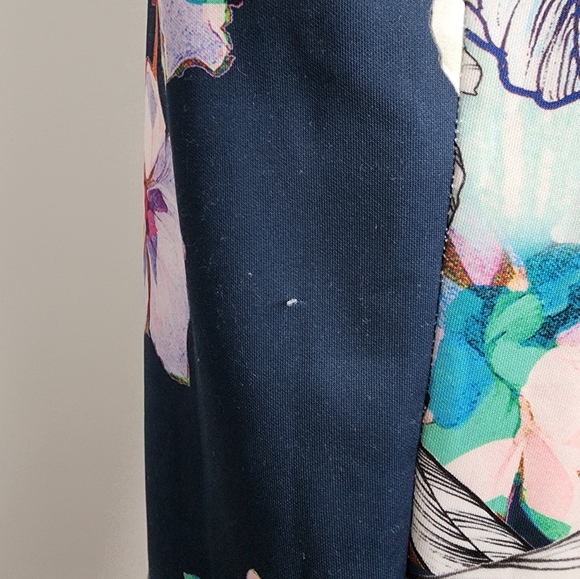NWT ASOS Women's Floral Dress, size 2 - Picture 4 of 10